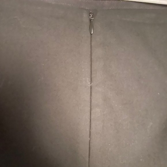 The Limited Black 22" skirt - Picture 3 of 9